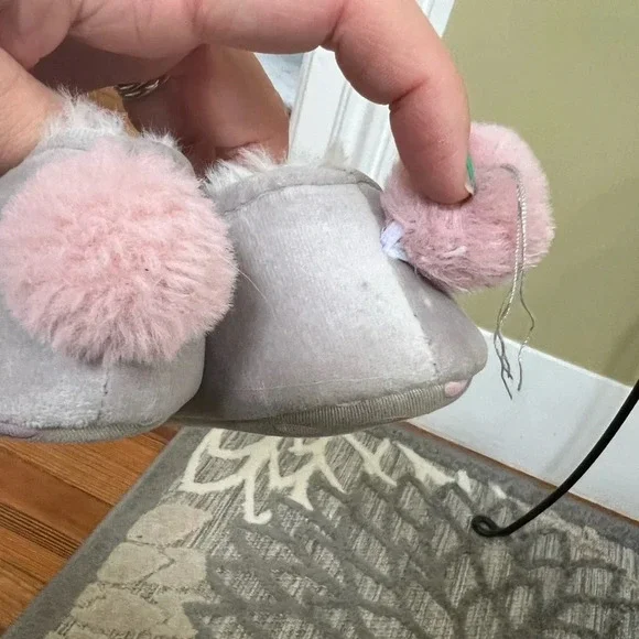 Mini Boden bunny slippers - Picture 4 of 6